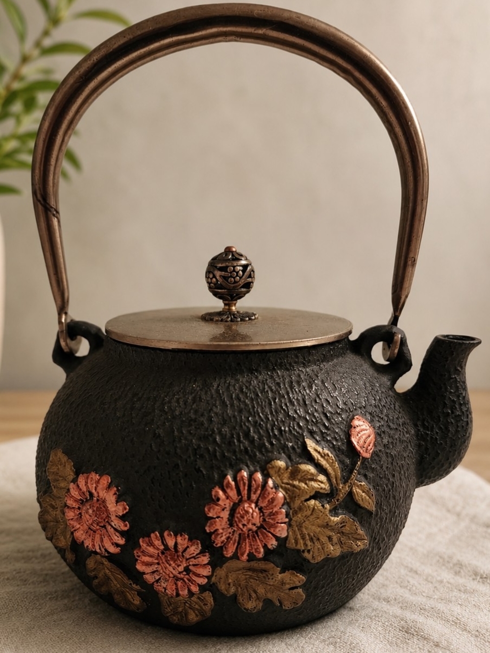 Tetsubin Style Japanese Cast Iron Metallic Daisy Flowers Round